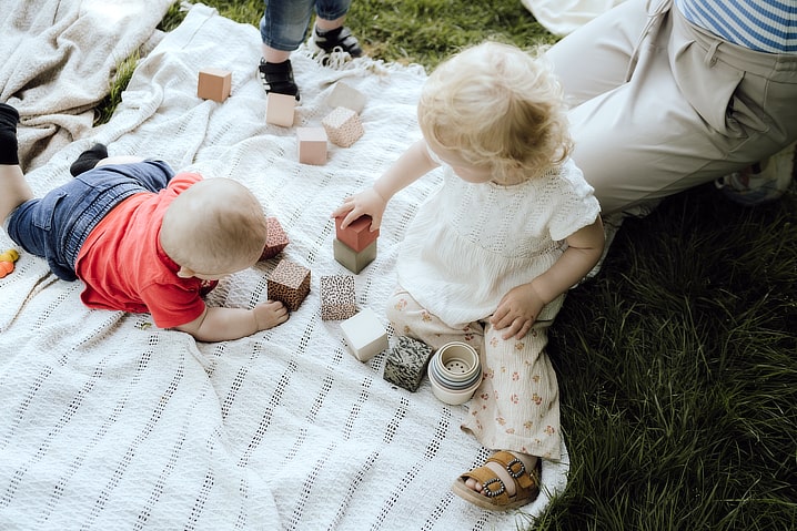 Kinderdagverblijf Vlinderwerf - Buitenspelen babygroep